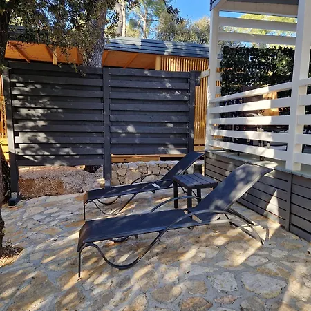 Sunny Day, Mobile مكان تخييم بيوغْغاد نا موغو