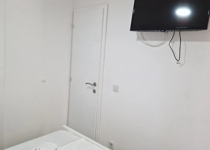 Sunny Day, Mobile 营地 *