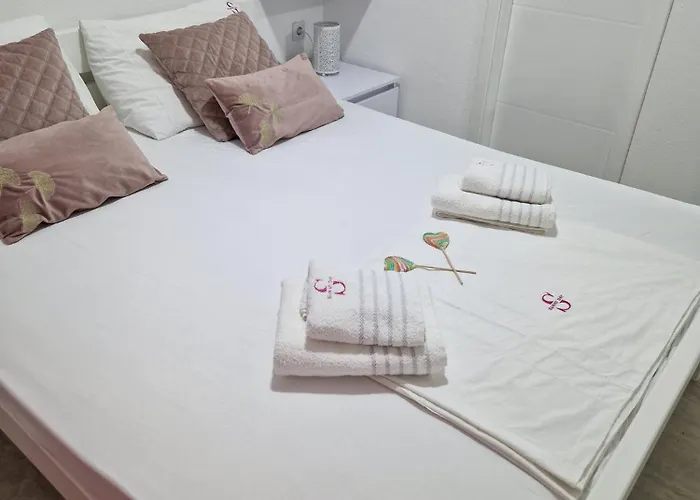 Sunny Day, Mobile 营地 比奥格勒·纳·莫鲁